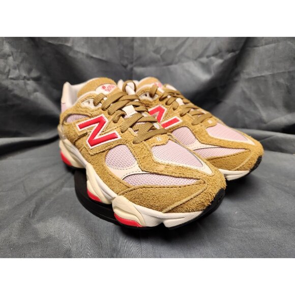 New Balance Girls 9060 Sneakers GC9060VD Beige Pink Size 5 NEW WITH BOX! - Picture 10 of 13